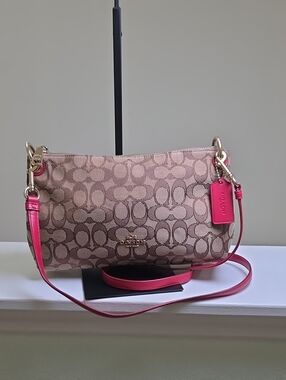 COACH F55663 Crossbody in Signature Khaki/True Red/Gold EUC